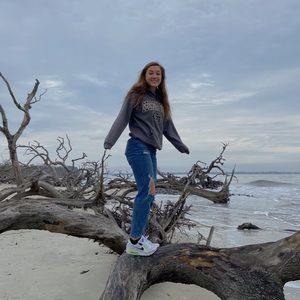 Meet your Posher, Grace caroline